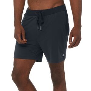 Alo Yoga Men's "Regenerate" Short NWT - Size Large